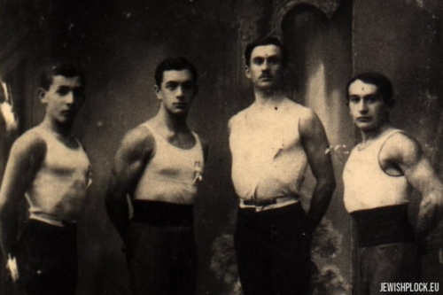 Makabi team members. From the left: Izaak Penson, Wilhelm Marienstras (Matias' brother), Sobelman and Płońskier, Płock 1915